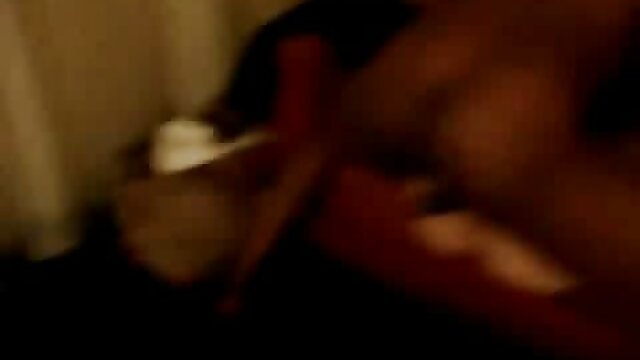 ब्रेट रोसी, एमिली एडिसन टेलर भिक्सनको साथ अद्भुत लेस्बियन भिडियो